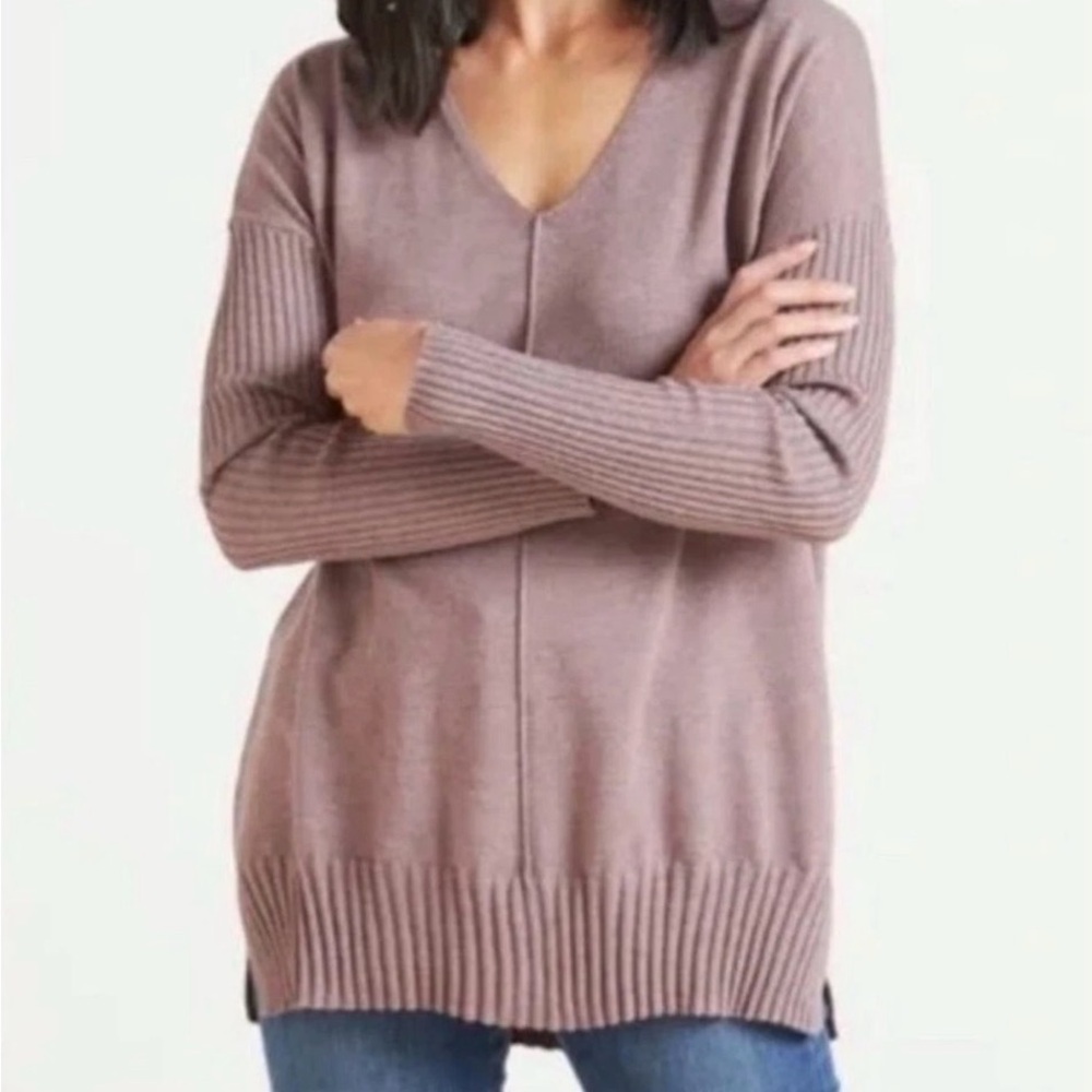 Evereve Women's V-Neck Sweater in Lavender